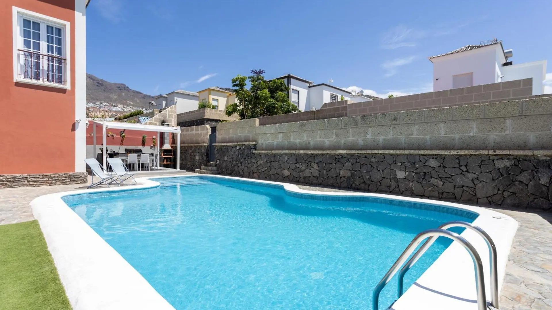 Holiday home Villa Chloe Costa Adeje Tenerifesummervillas Giant Private Pool 11 Meters Long