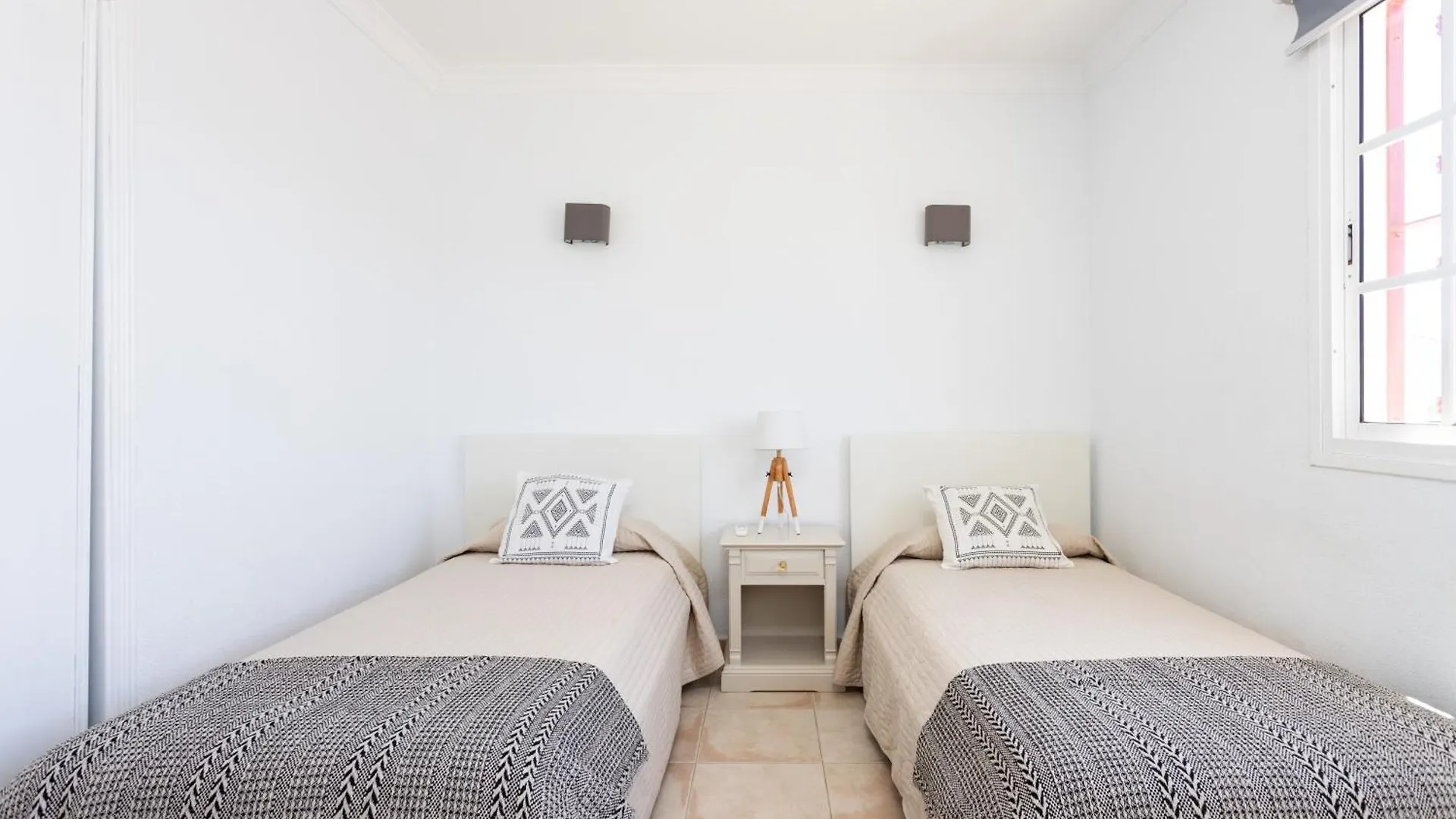 Villa Chloe Costa Adeje Tenerifesummervillas Giant Private Pool 11 Meters Long Costa Adeje (Tenerife)