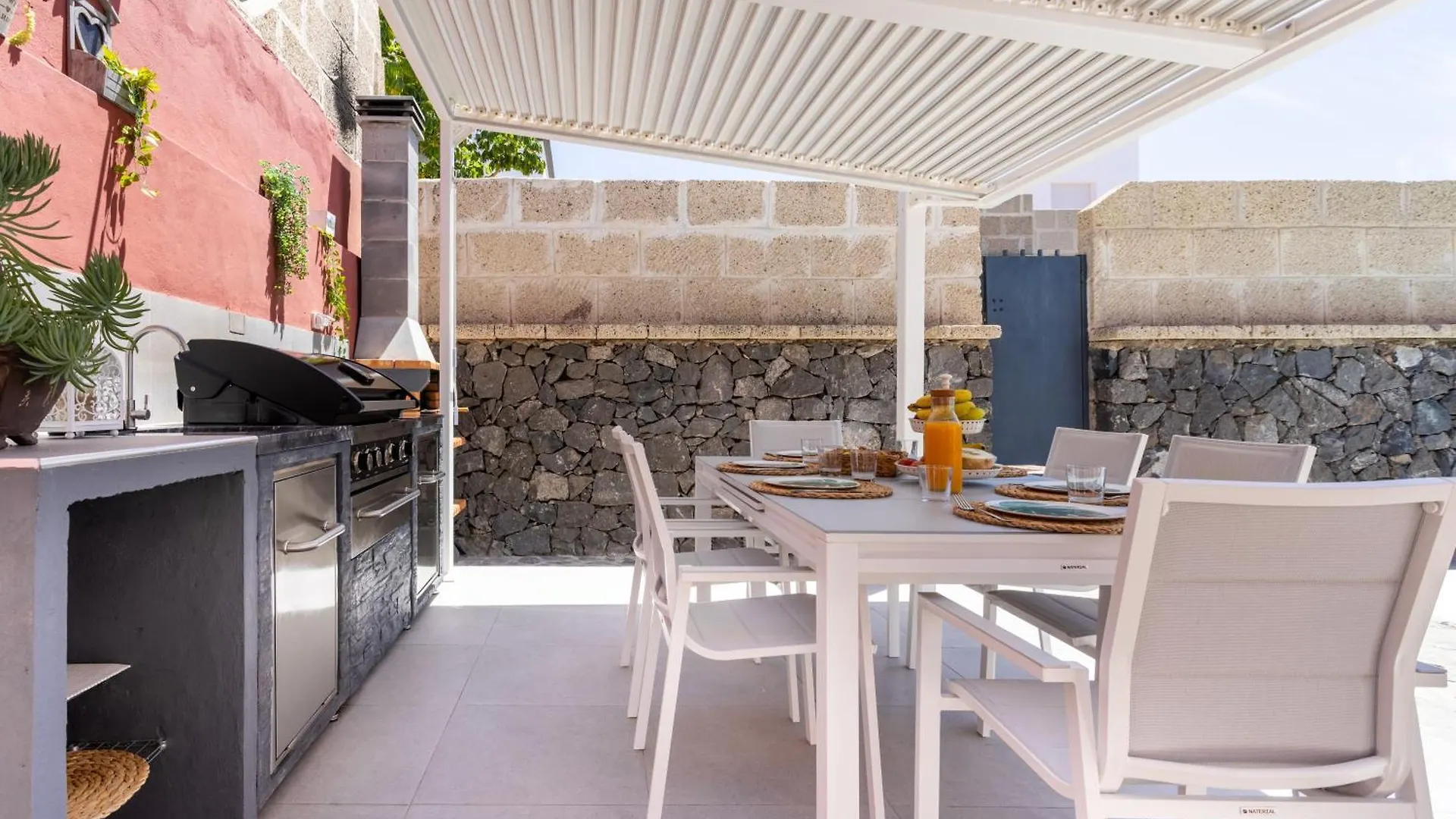 Villa Chloe Costa Adeje Tenerifesummervillas Giant Private Pool 11 Meters Long 0*, Costa Adeje (Tenerife) Spain